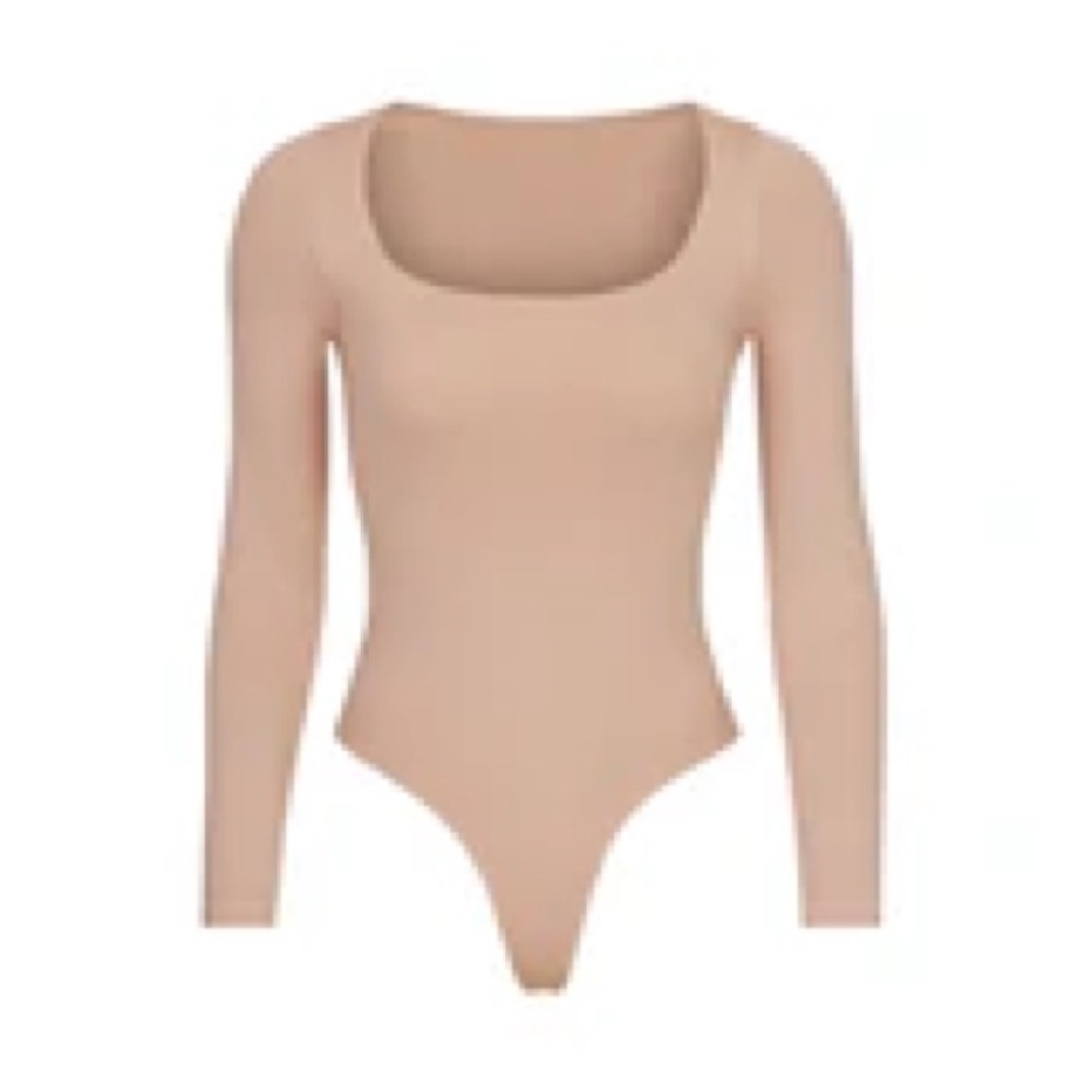 ESSENTIAL LONG SLEEVE SCOOP NECK BODYSUIT | SANDSTONE